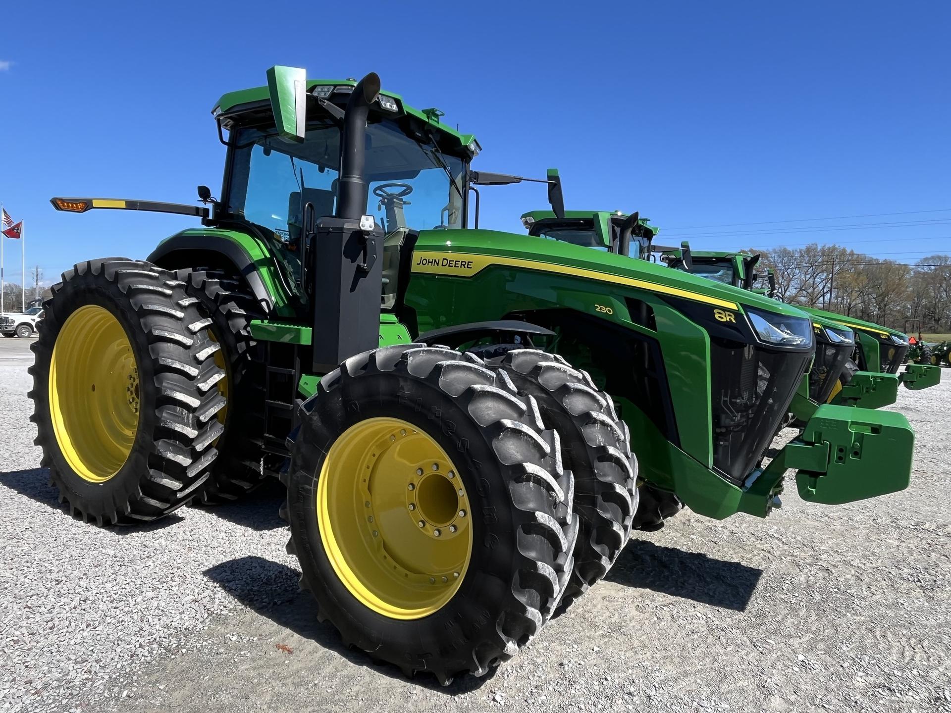 2022 John Deere 8R 230 Image