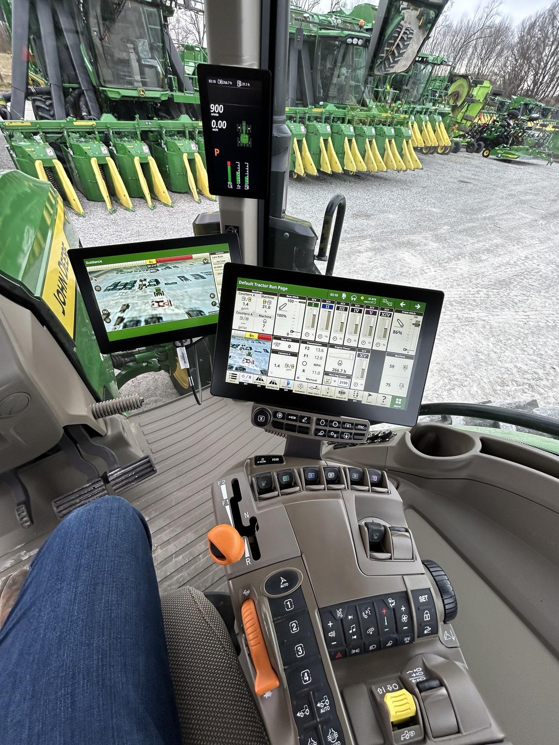 2024 John Deere 8R 310 Image
