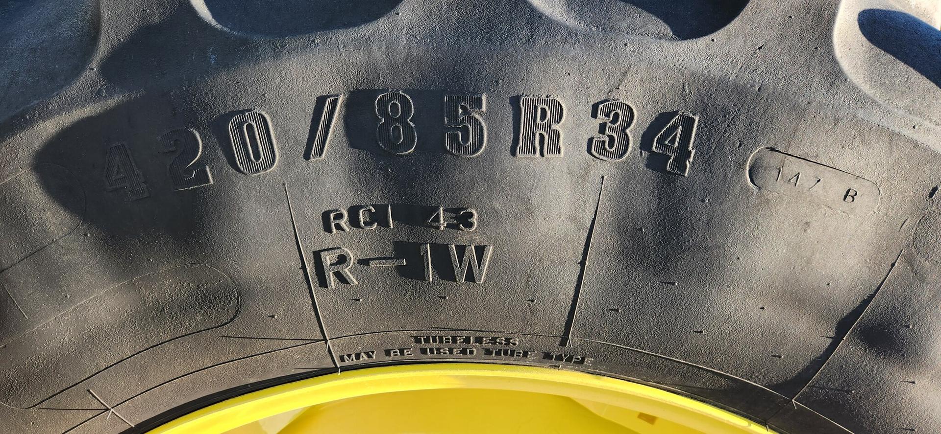 2023 John Deere 8R 310 Image