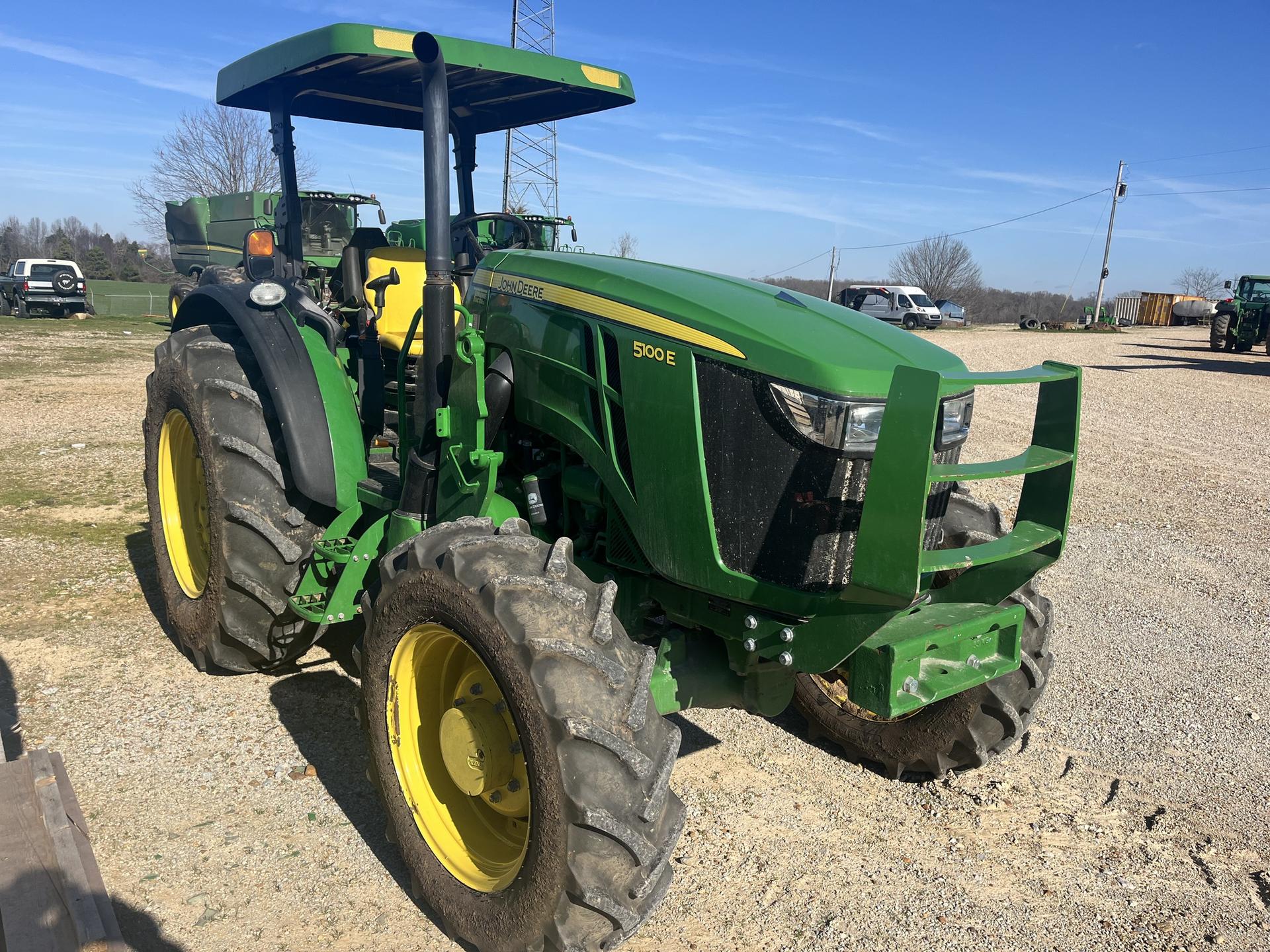 2023 John Deere 5100E Image
