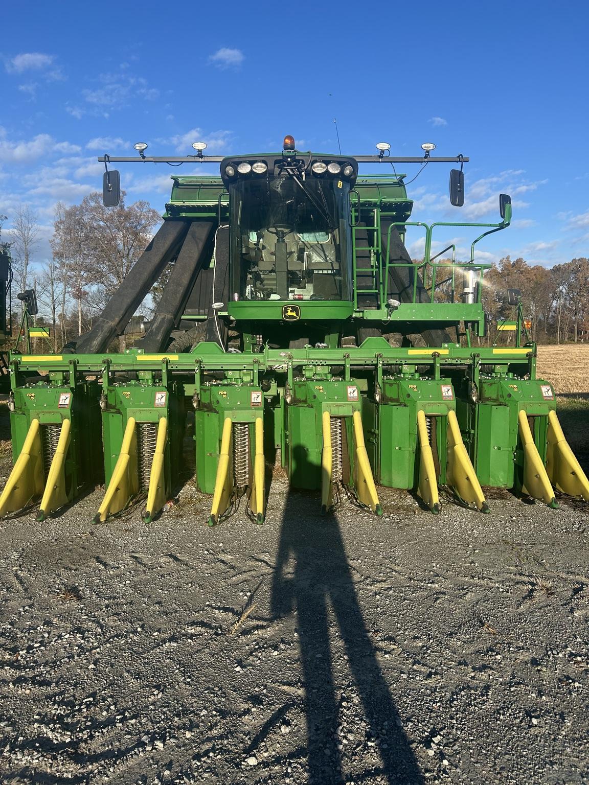 2021 John Deere CP690 Image