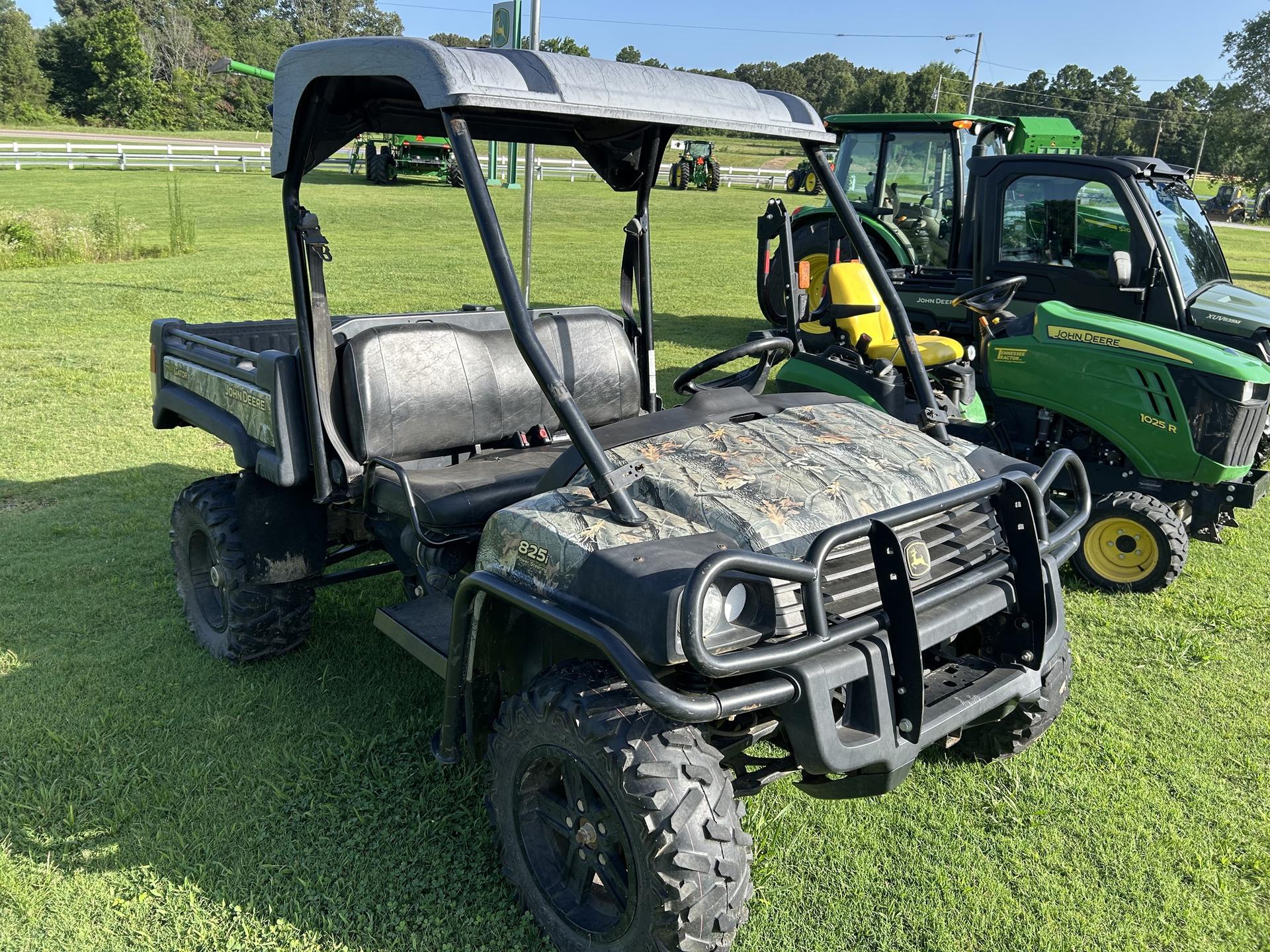 2013 John Deere XUV 825I CAMO Image