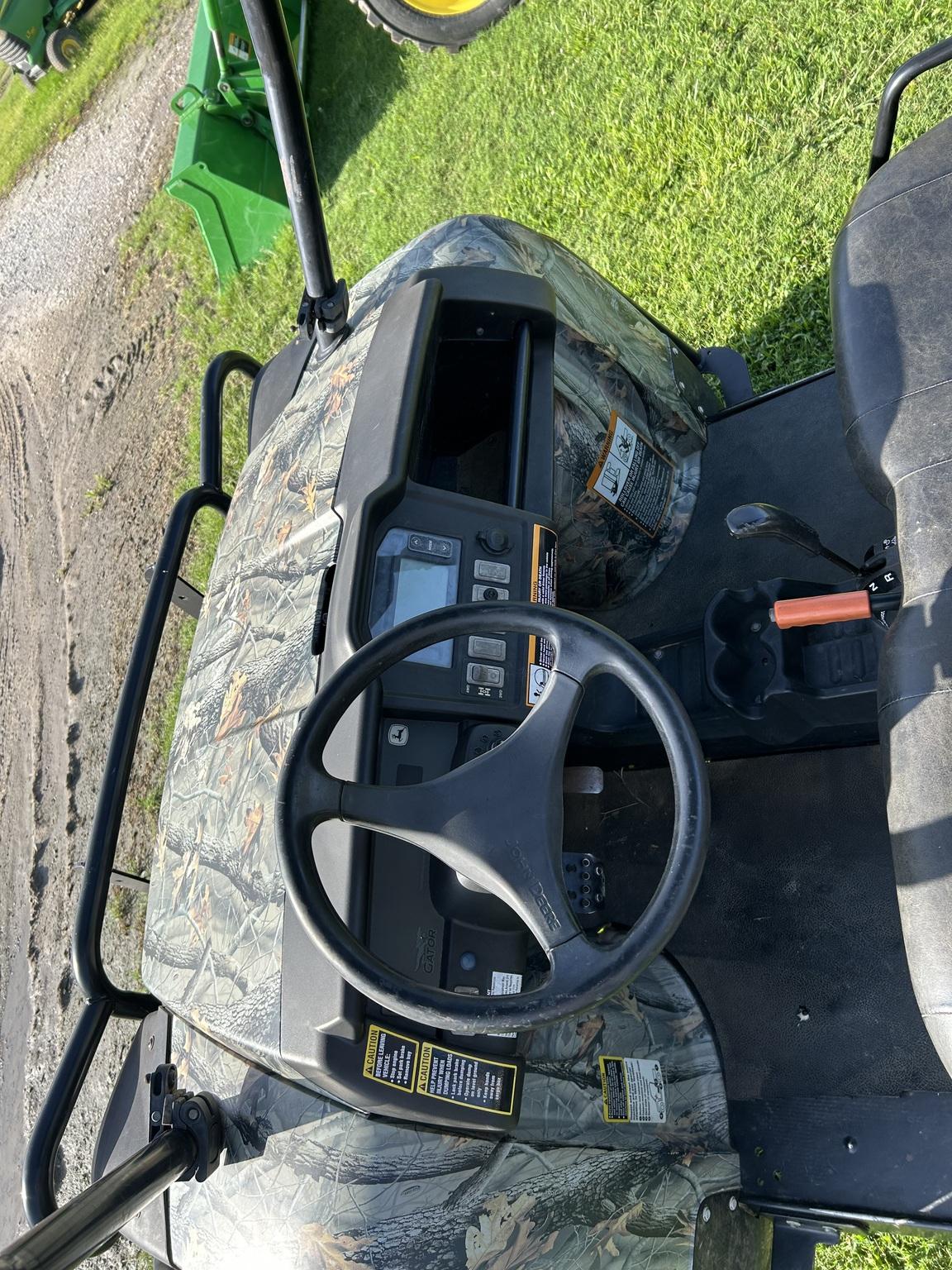 2013 John Deere XUV 825I CAMO Image