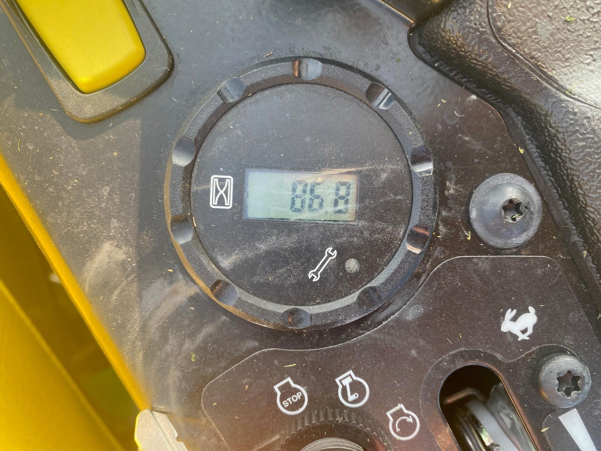 2021 John Deere Z915E Image