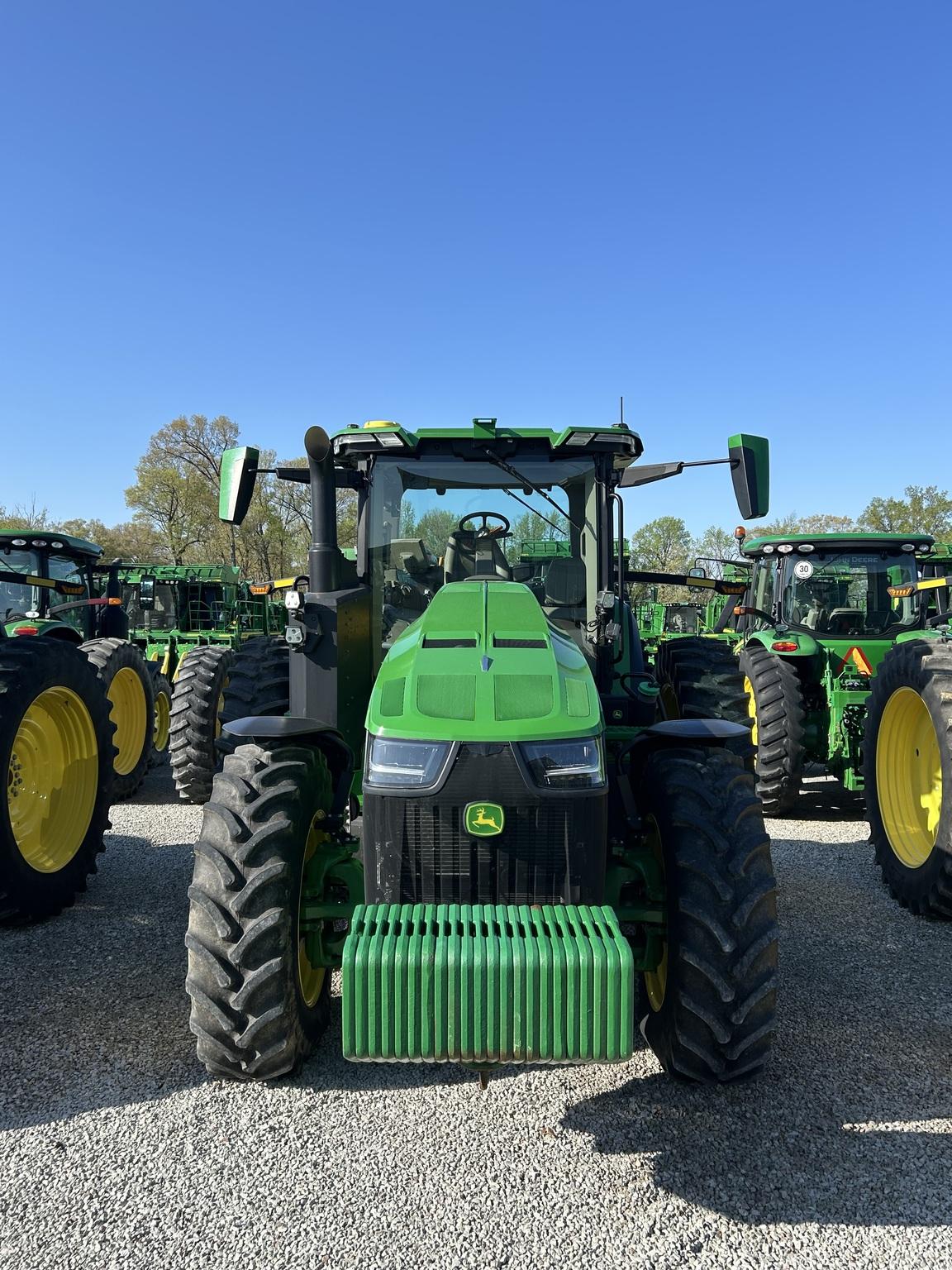 2023 John Deere 8R 250 Image