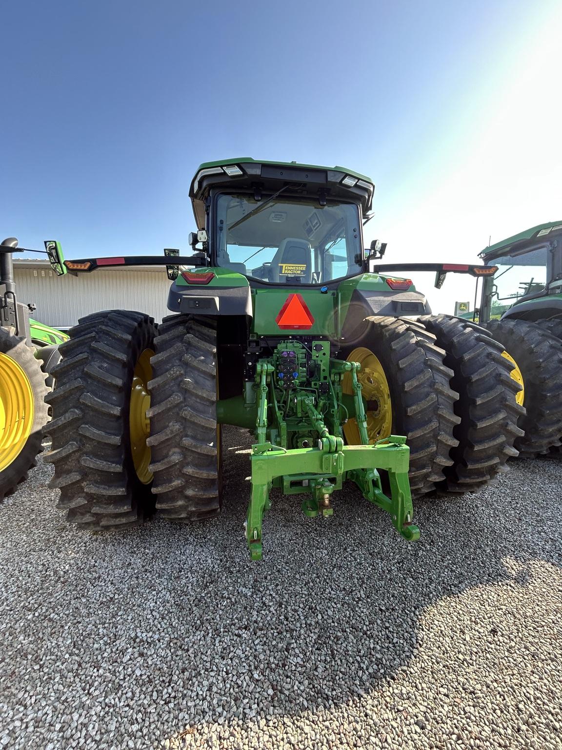 2023 John Deere 8R 250 Image