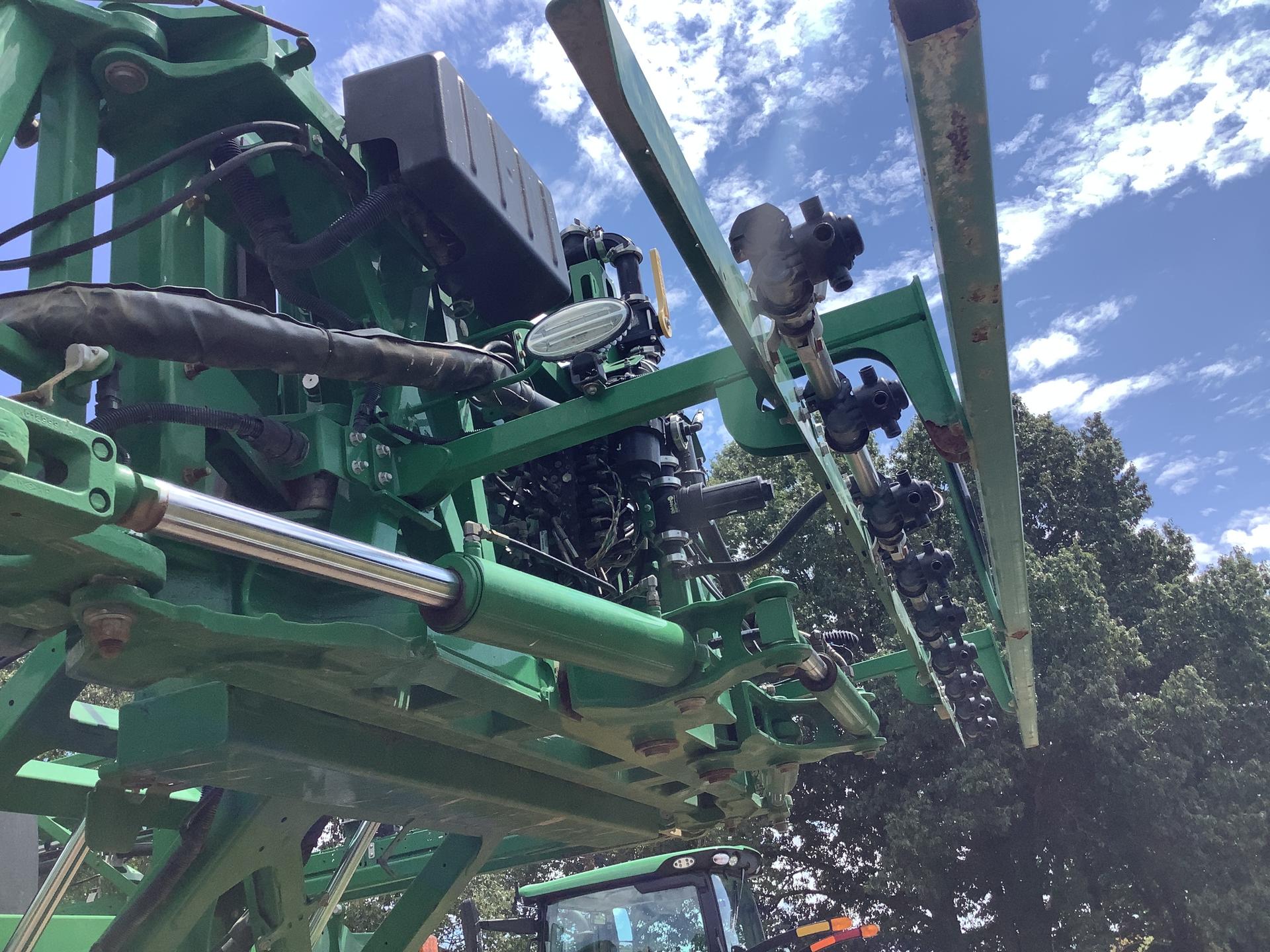 2018 John Deere R4038 Image