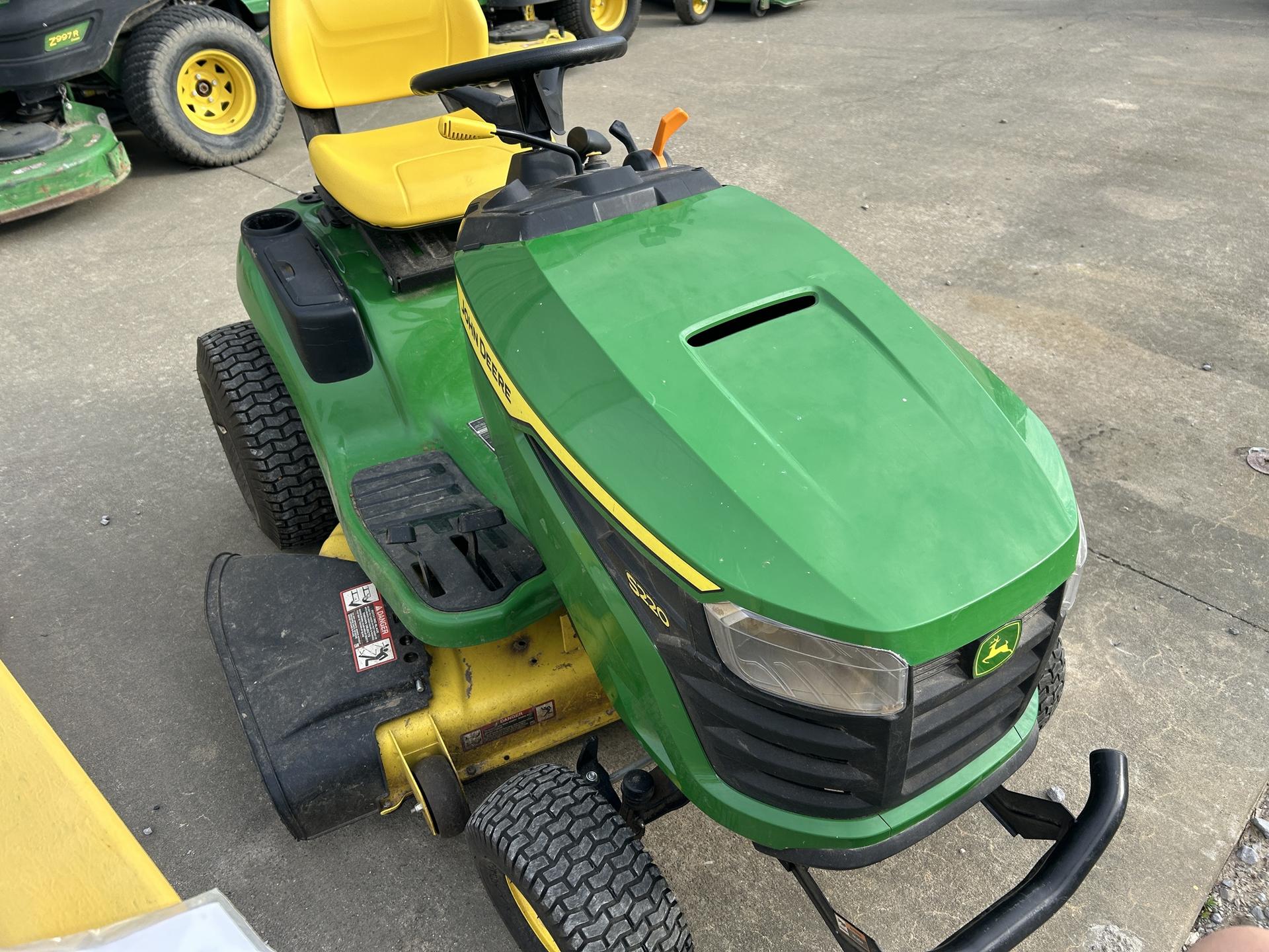 2022 John Deere S220 Image