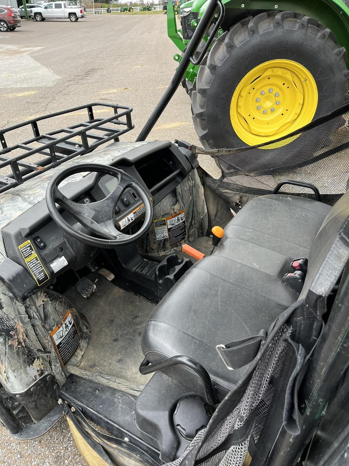 2016 John Deere 825i Image