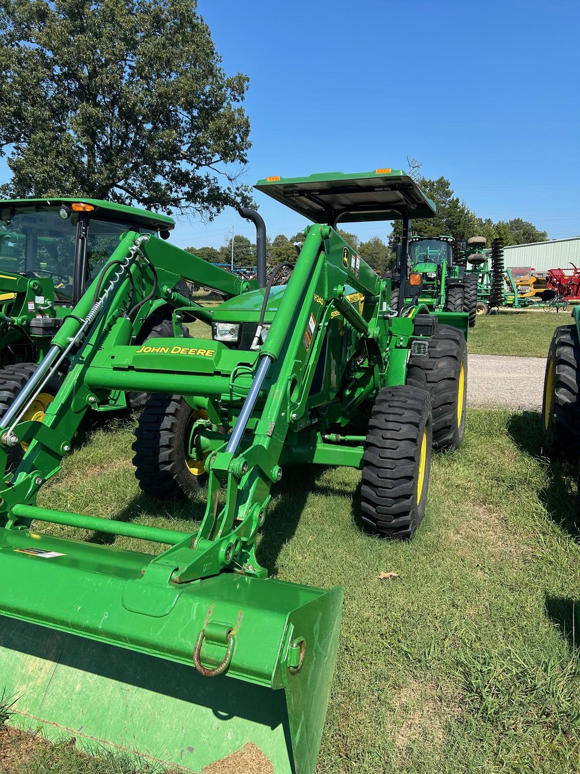 2016 John Deere 5055E Image