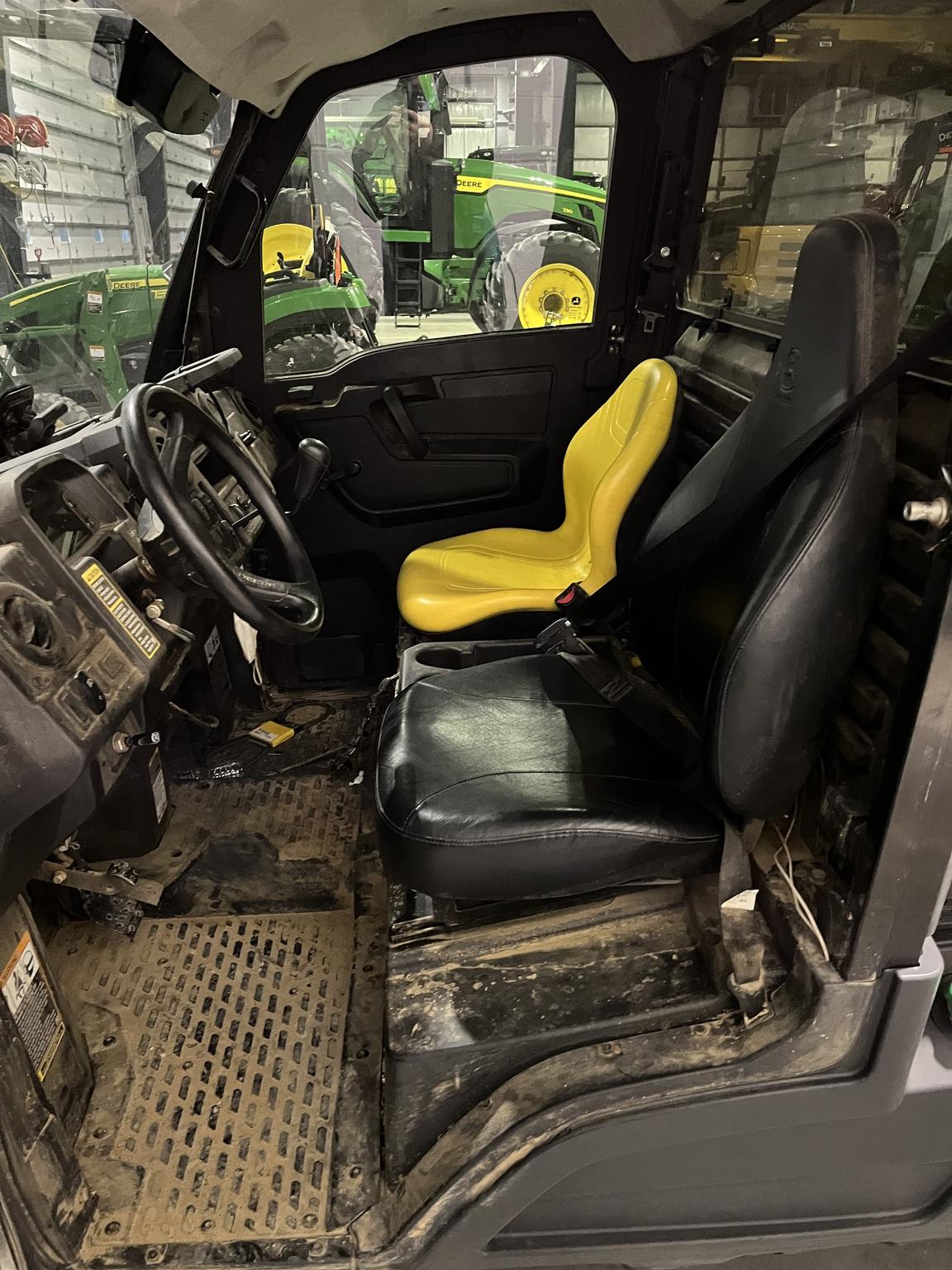 2019 John Deere 865m Image