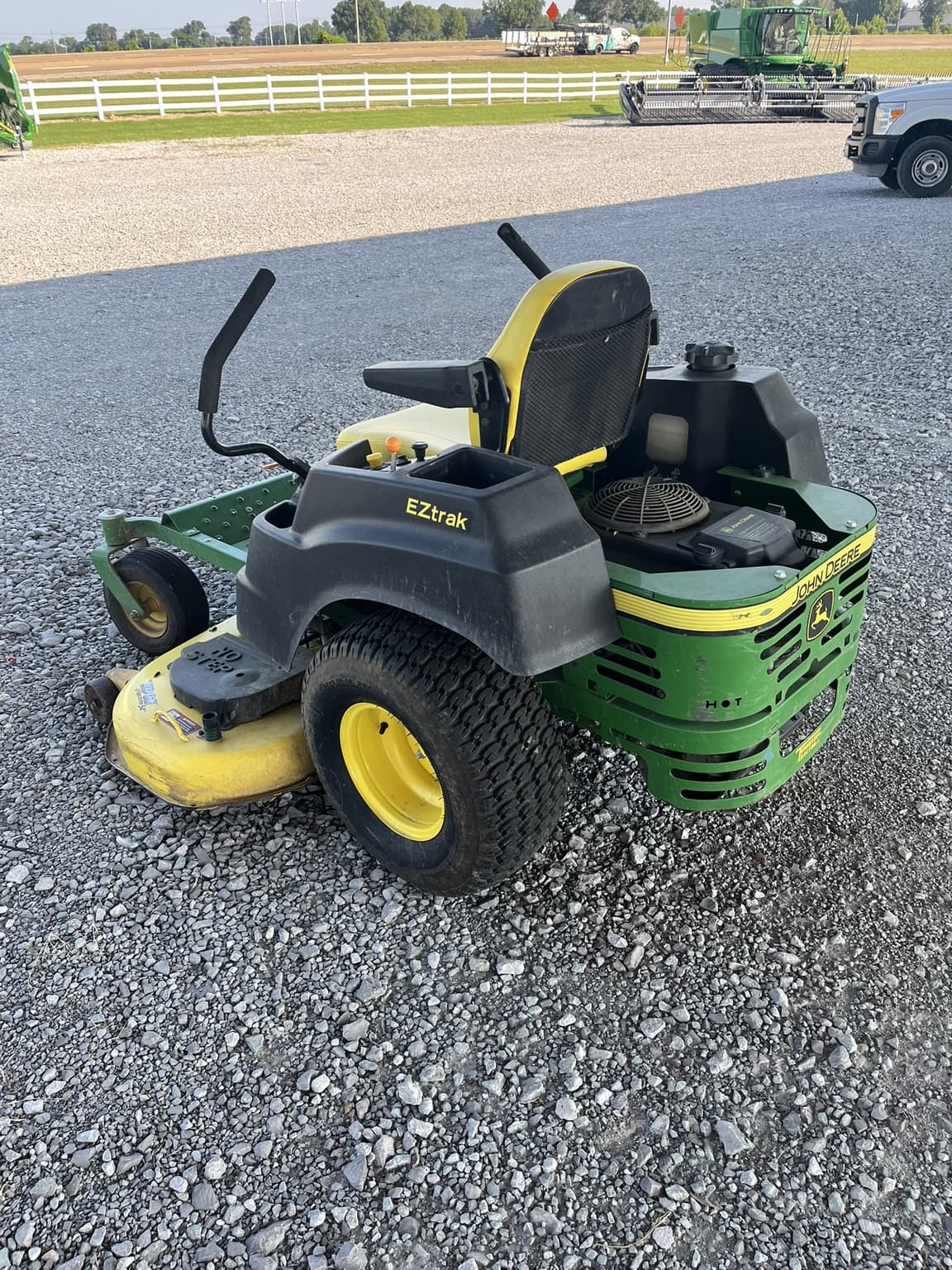 2014 John Deere Z445 Image