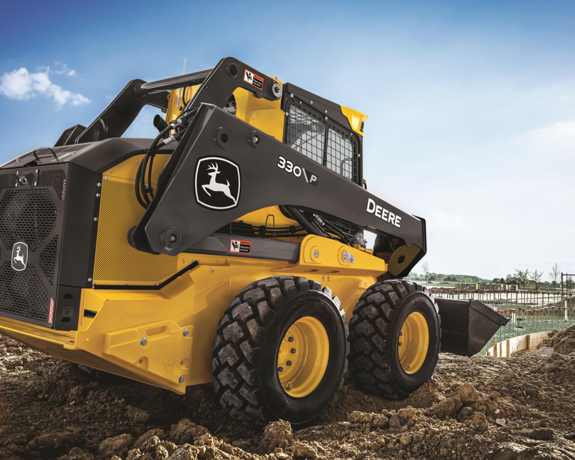 A John Deere 330G P-Tier on a job site in Tennessee.