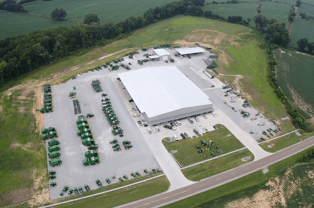 An aerial shot of a Tennessee Tractor John Deere dealership.