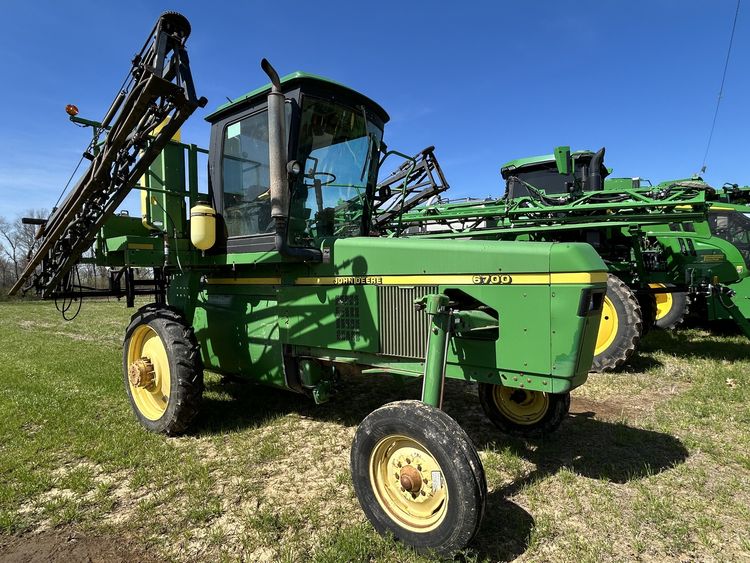 2001 John Deere 6700 Image