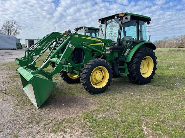 2010 John Deere 5085M Image
