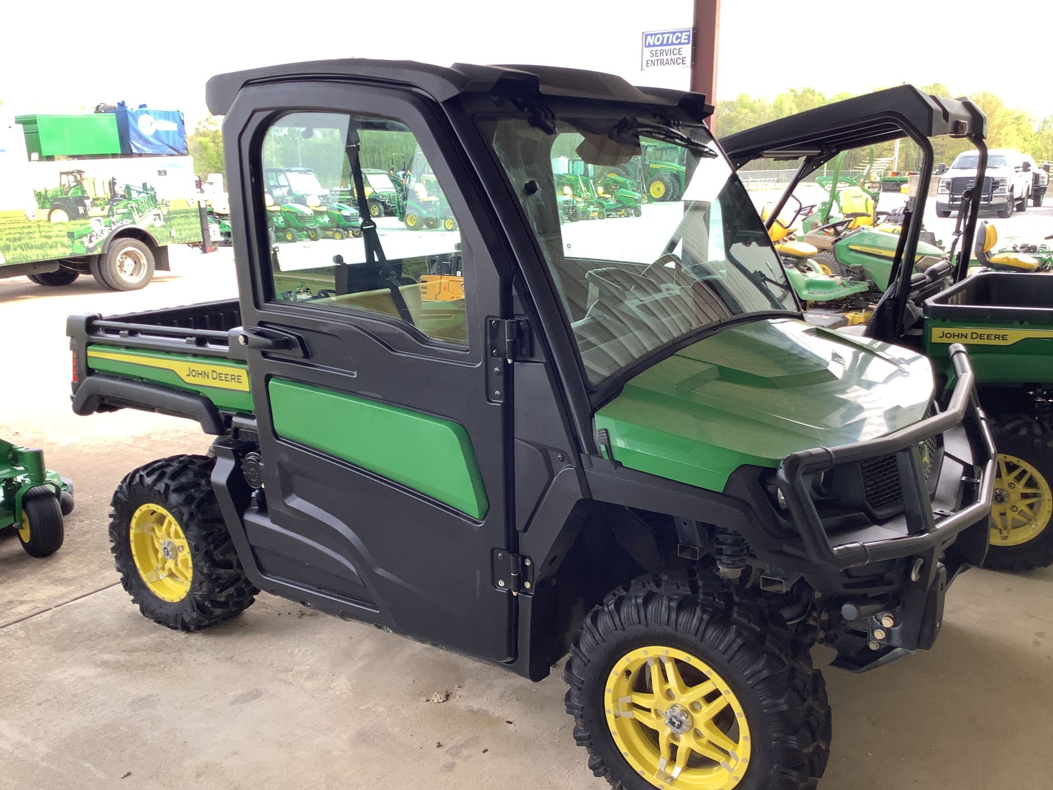 2021 John Deere 835M Image