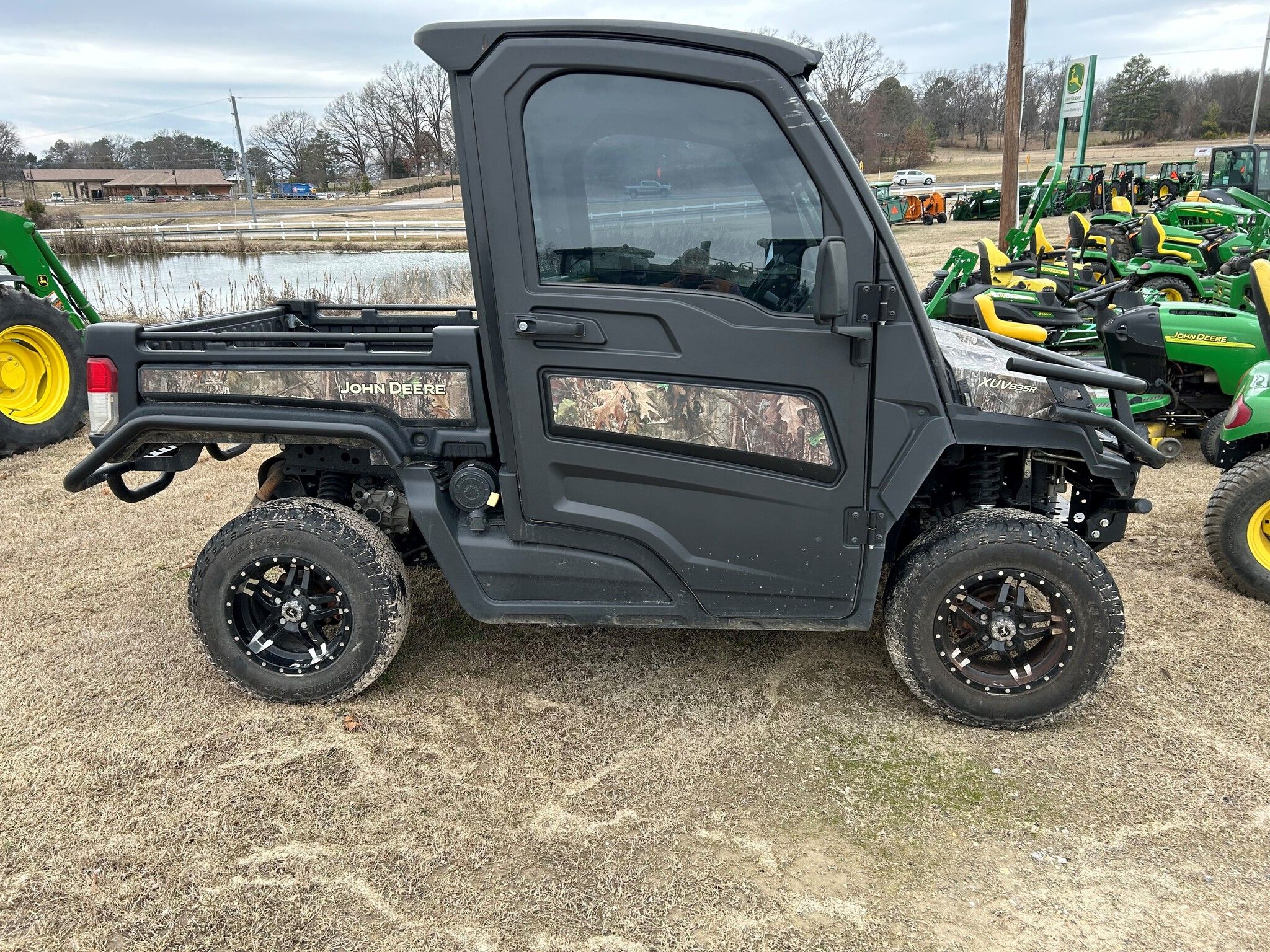 2022 John Deere 835R Image