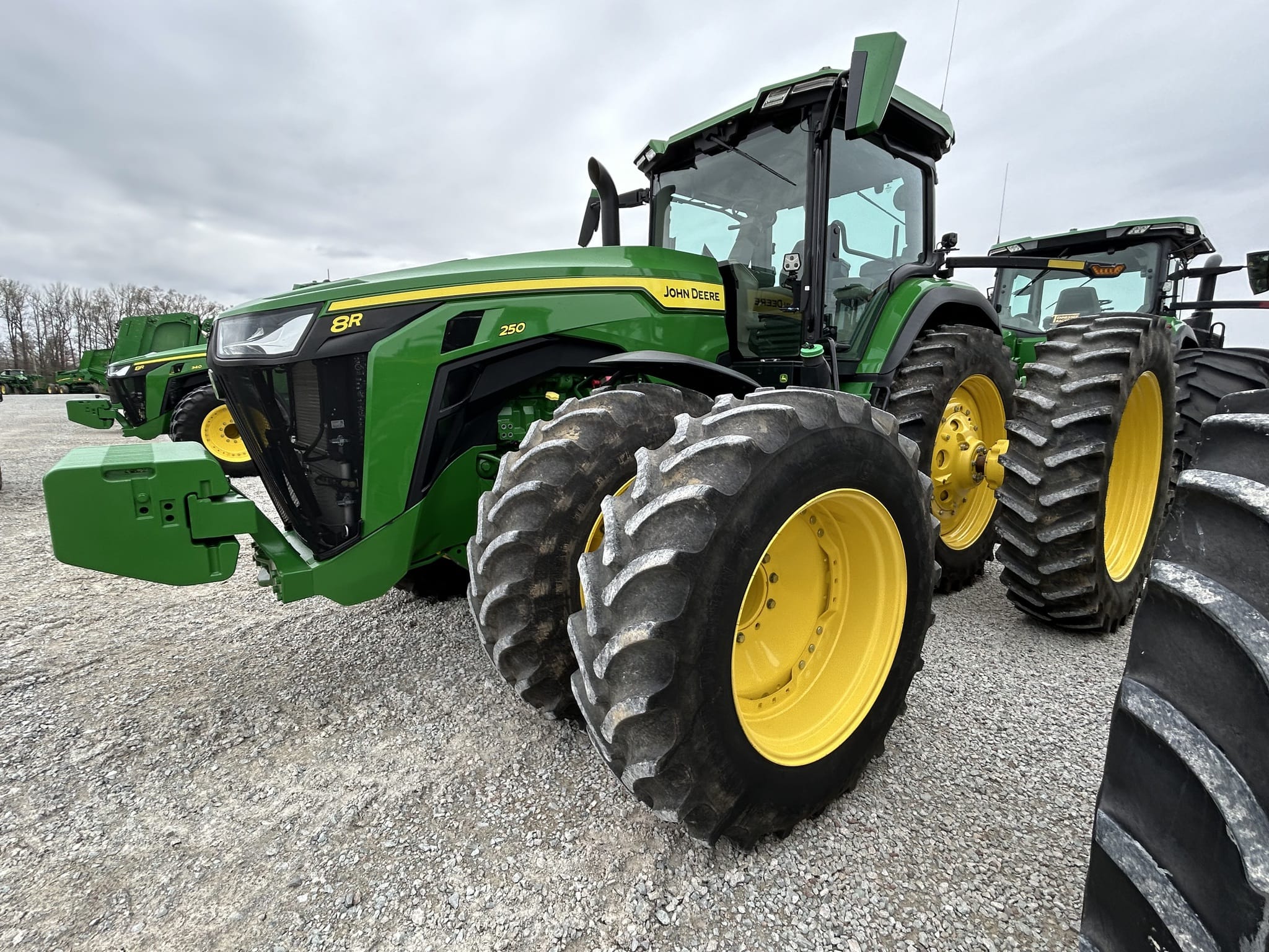 2024 John Deere 8R 250 Image