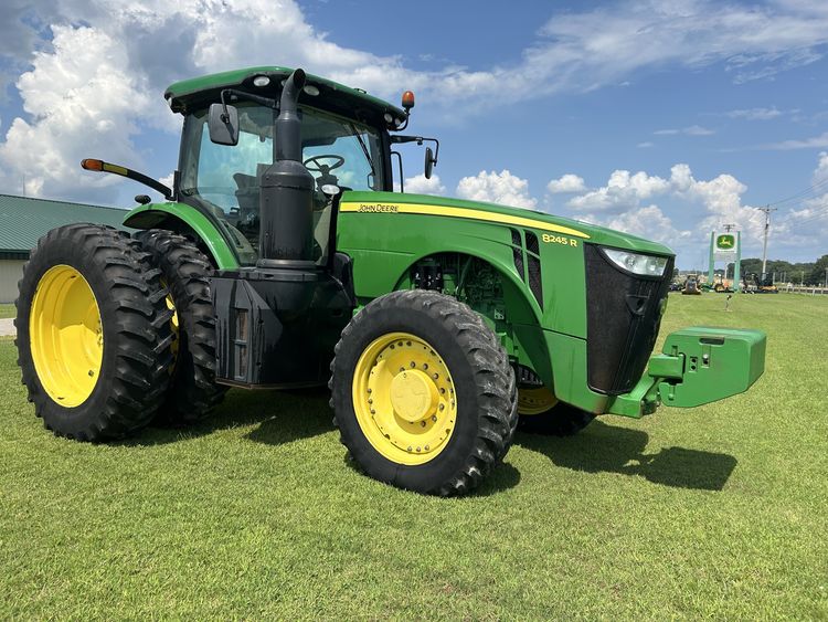 2015 John Deere 8245R Image