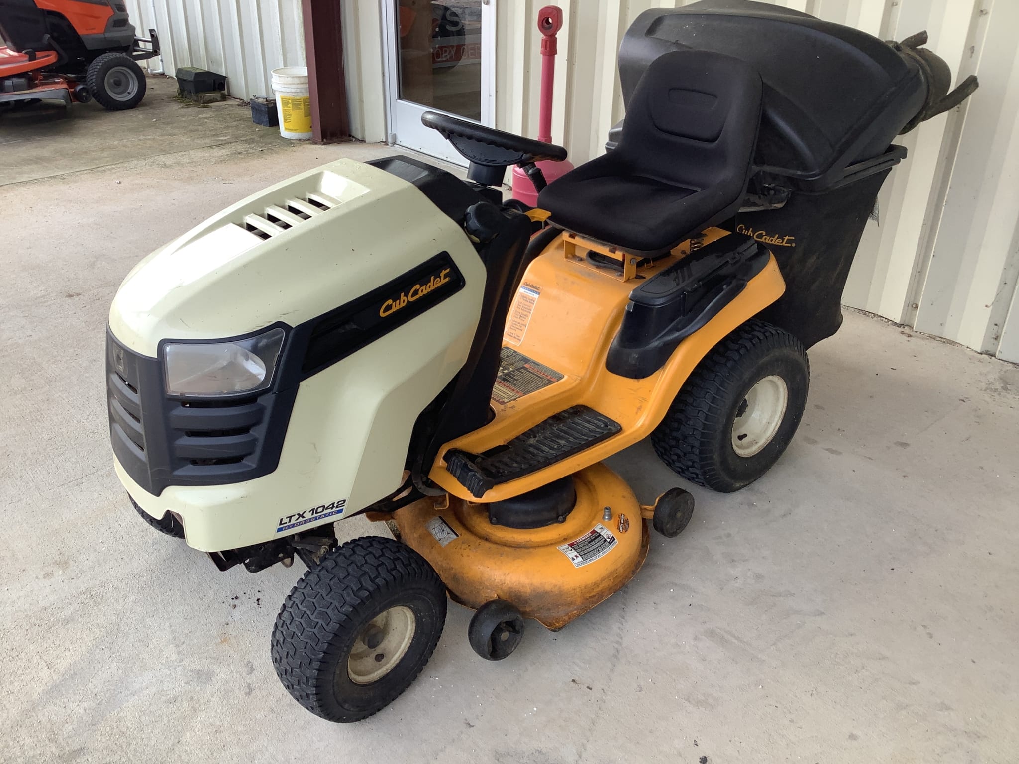 2011 Cub Cadet LT-1042 Image