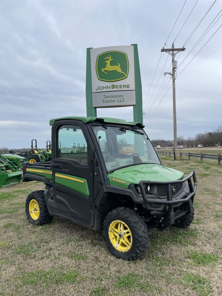 2018 John Deere XUV835R Image