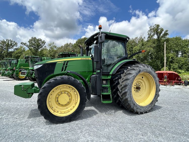 2013 John Deere 7260R Image