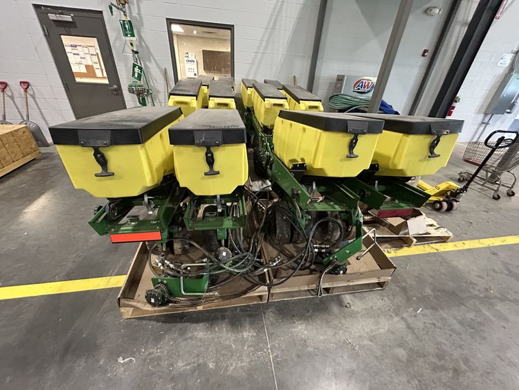 2013 John Deere 1720 Image