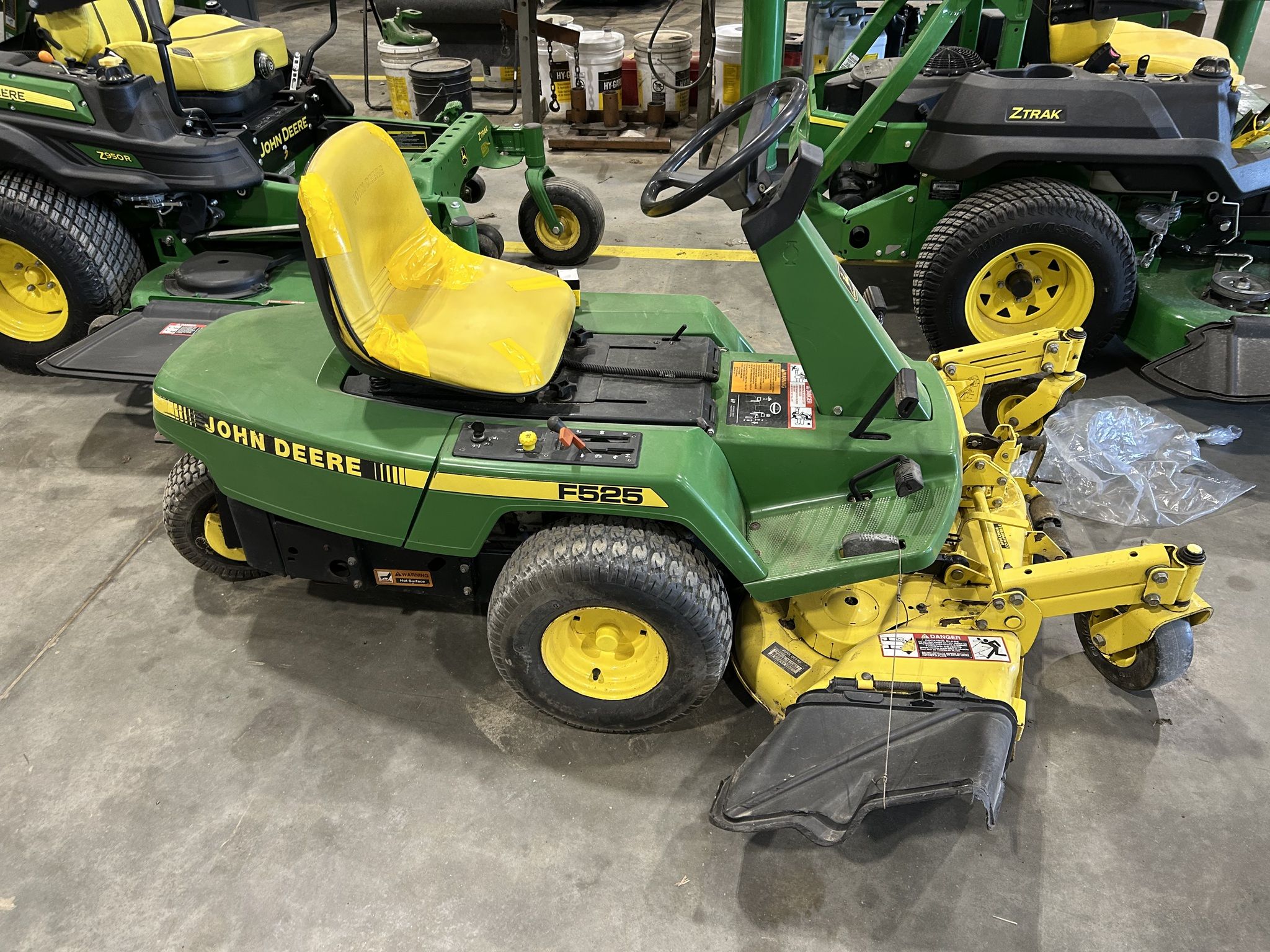 1996 John Deere F525 Image