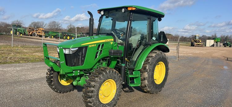 2022 John Deere 5055E Image