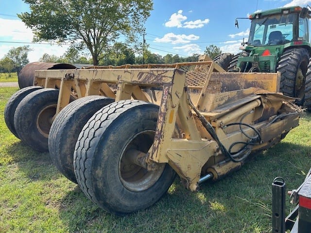 2001 Cameco 855 Image