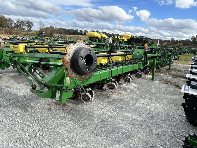 2014 John Deere 1720 Image