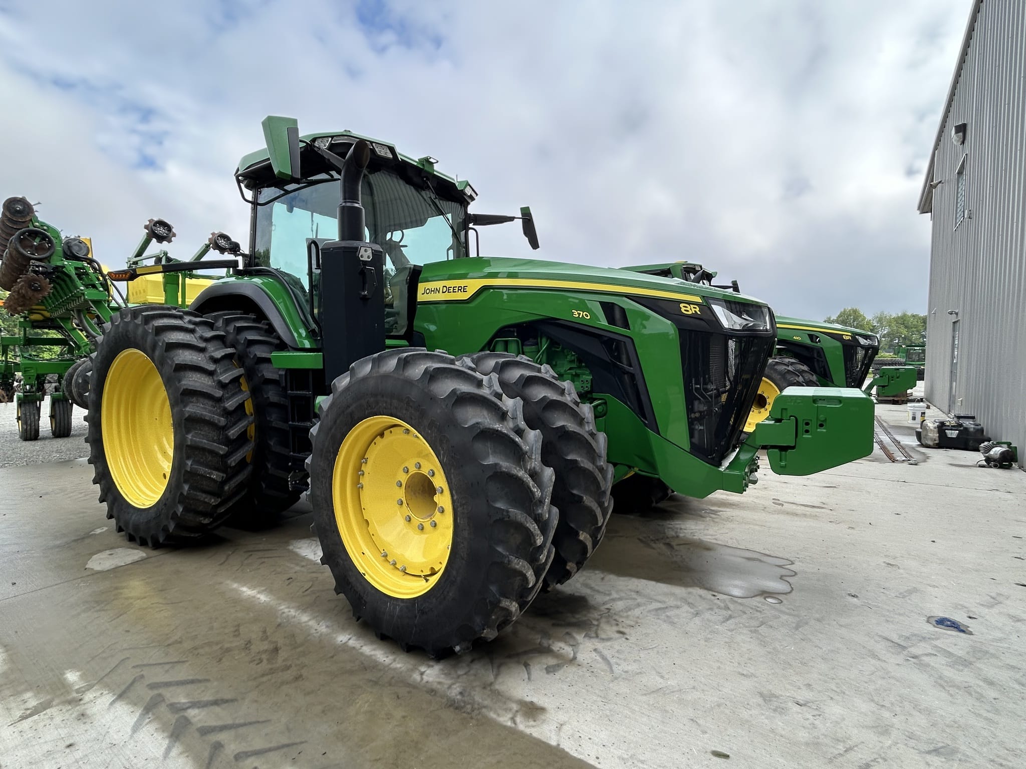 2022 John Deere 8R 370 Image