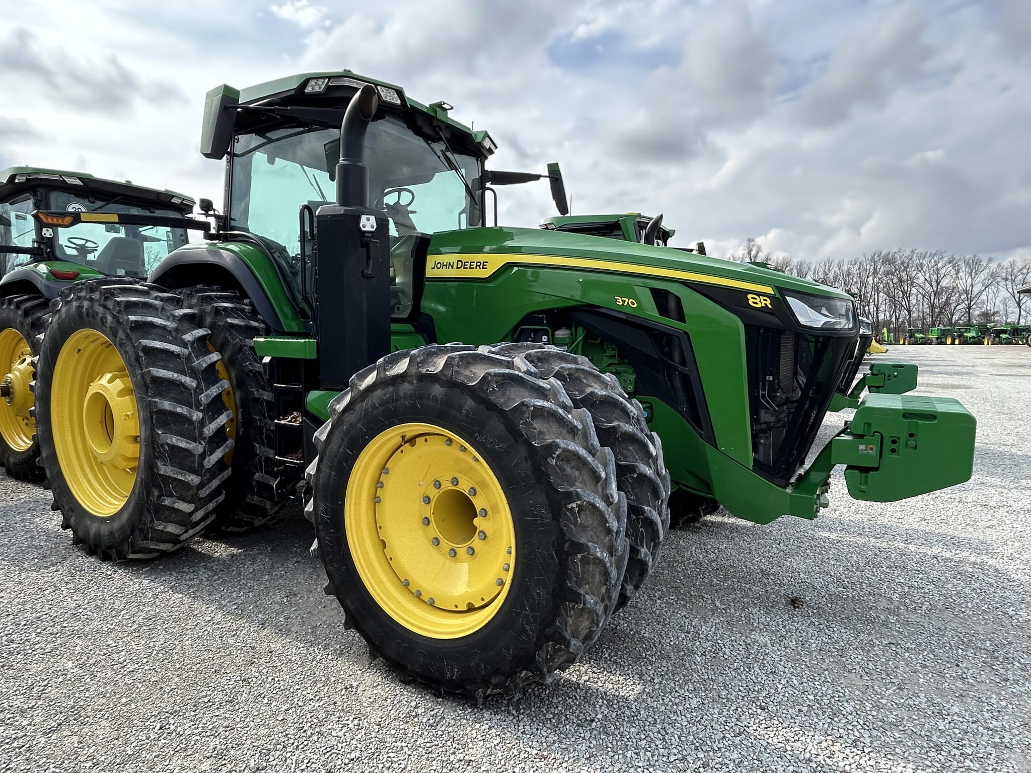 2022 John Deere 8R 370 Image