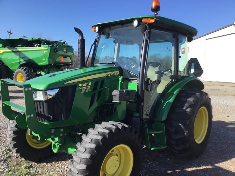 2018 John Deere 5065E Image