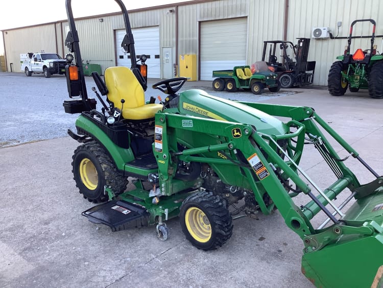 2016 John Deere 1025R Image