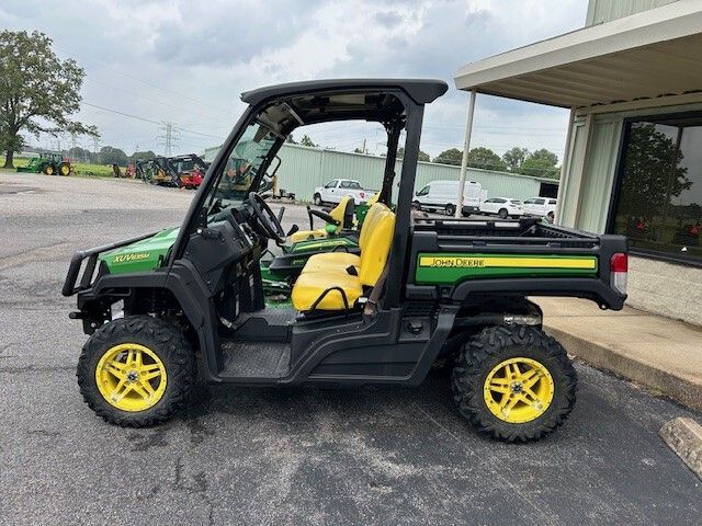 2019 John Deere 835M Image