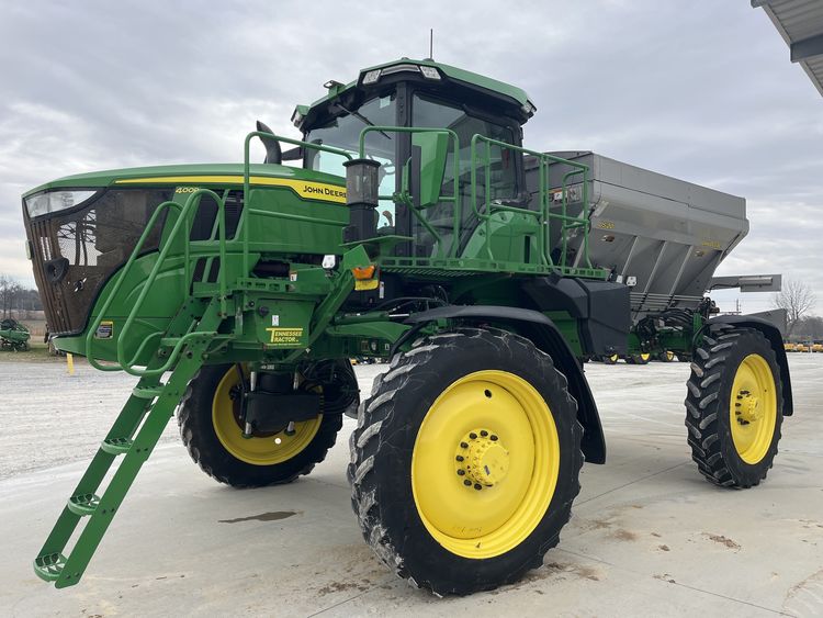 2022 John Deere 400R Image