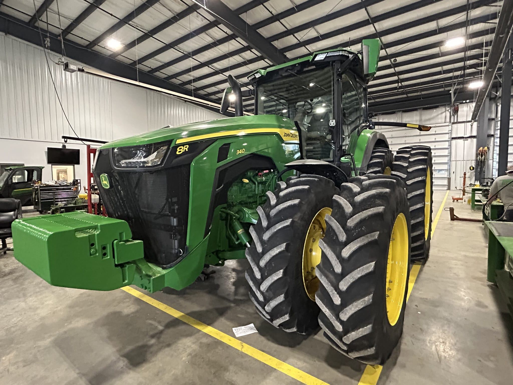 2025 John Deere 8R 340 Image