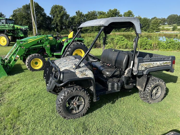 2013 John Deere XUV 825I CAMO Image