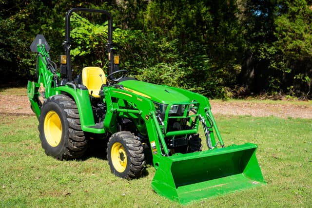 TNTR John Deere 3 Series A John Deere 3 Series tractor, perfect for first time tractor owners.