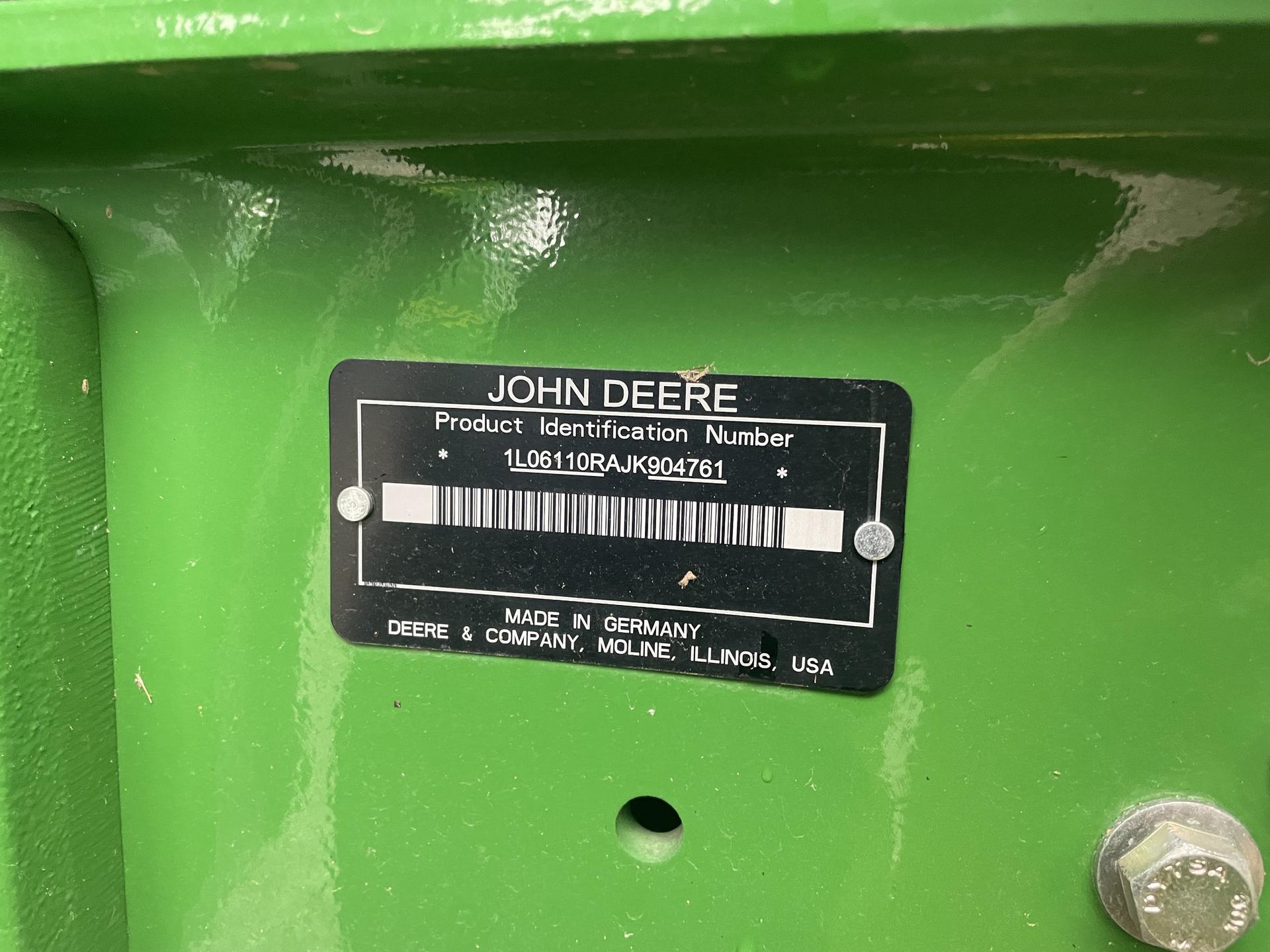 2018 John Deere 6110R