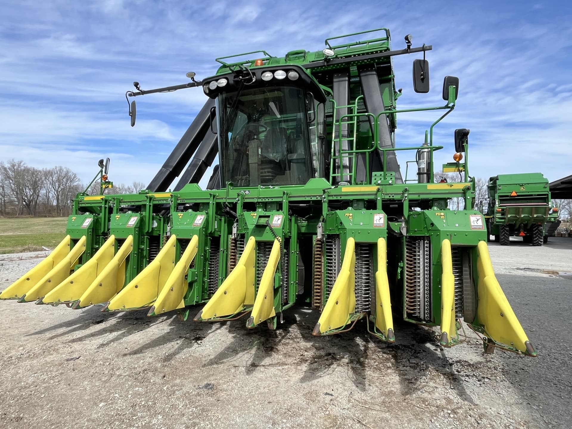 2021 John Deere CP690 Tennessee Tractor 2021-john-deere-cp690-tennessee-tractor